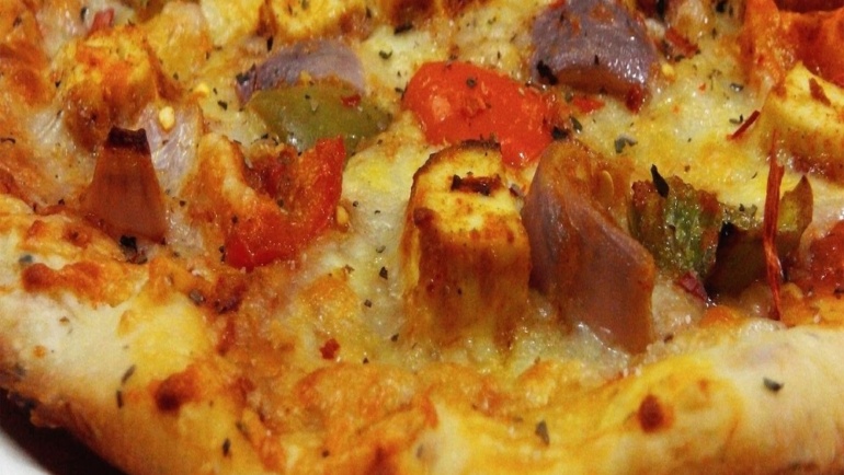 Paneer Tikka Pizza